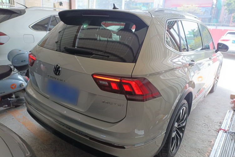 大众 途观L 2021款 330TSI 自动两驱R-Line越享版车身外观7