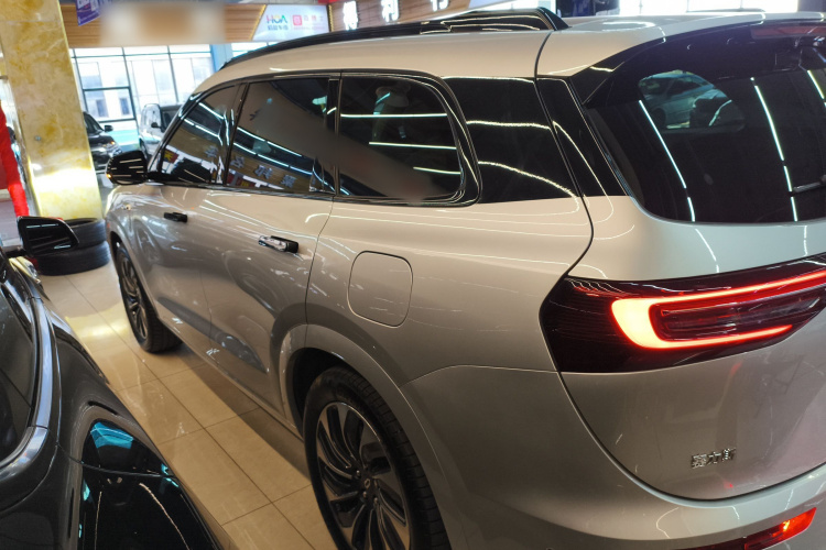 鸿蒙智行 问界M7 2024款 1.5T 智驾四驱Max版 5座车身外观4