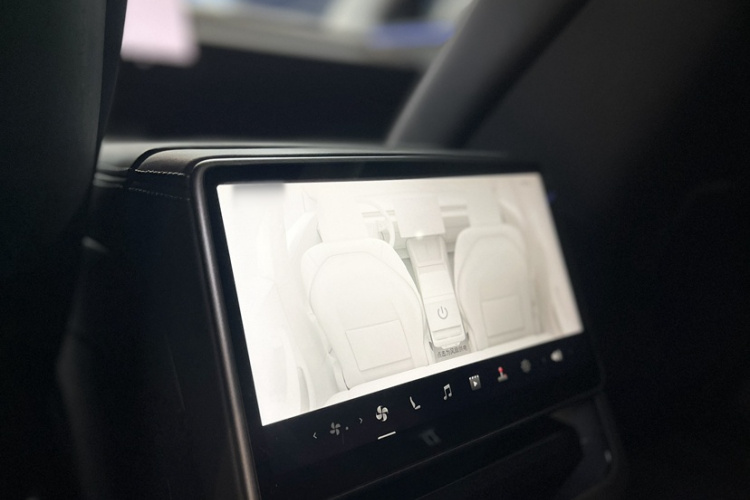 特斯拉 Model 3 2025款 后轮驱动版中控内饰7002