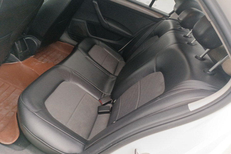 大众 桑塔纳 2015款 1.6L 自动舒适版中控内饰21