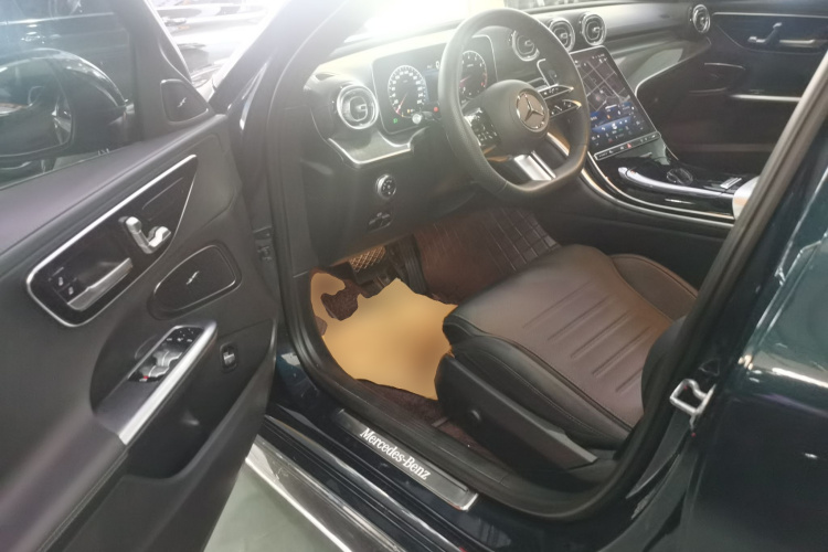 奔驰C级 2023款 改款二 C 260 L 运动版中控内饰20