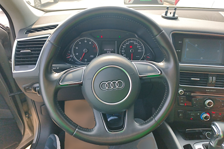 奥迪Q5 2015款 40 TFSI 进取型中控内饰13
