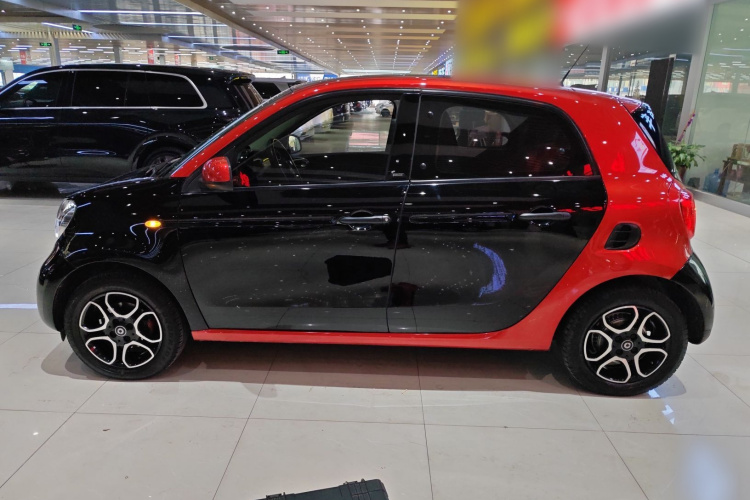 smart forfour 2016款 1.0L 52千瓦激情版车身外观6003