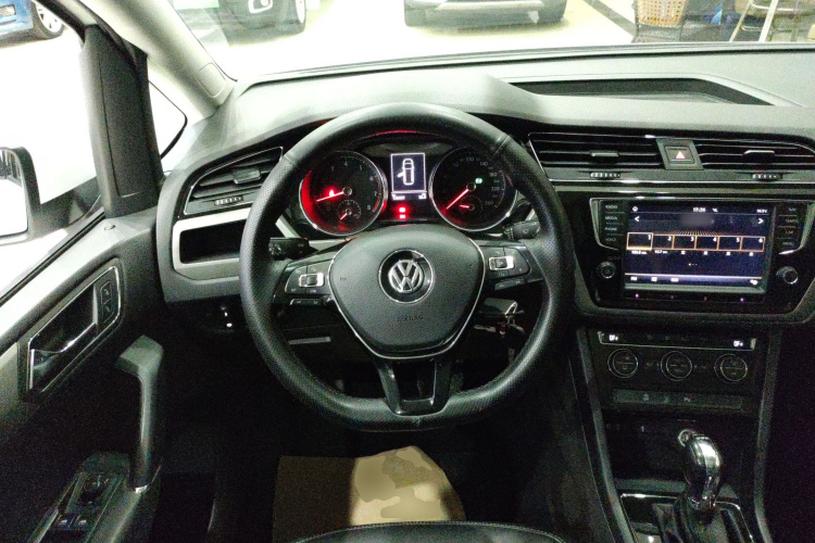 大众 2018款 途安L 280TSI DSG舒适版 7座 国V局部细节13