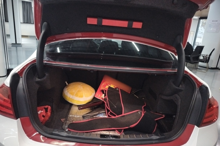 宝马3系 2015款 316Li 时尚型机舱底盘23