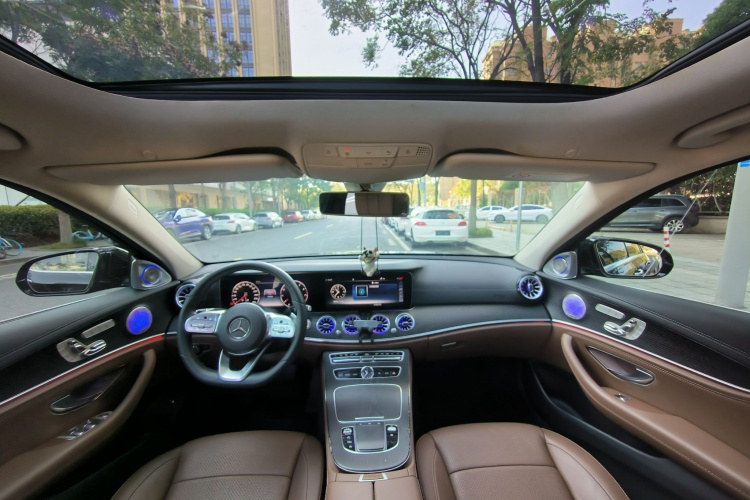 奔驰E级 2020款 改款 E 300 L 运动时尚型中控内饰7006