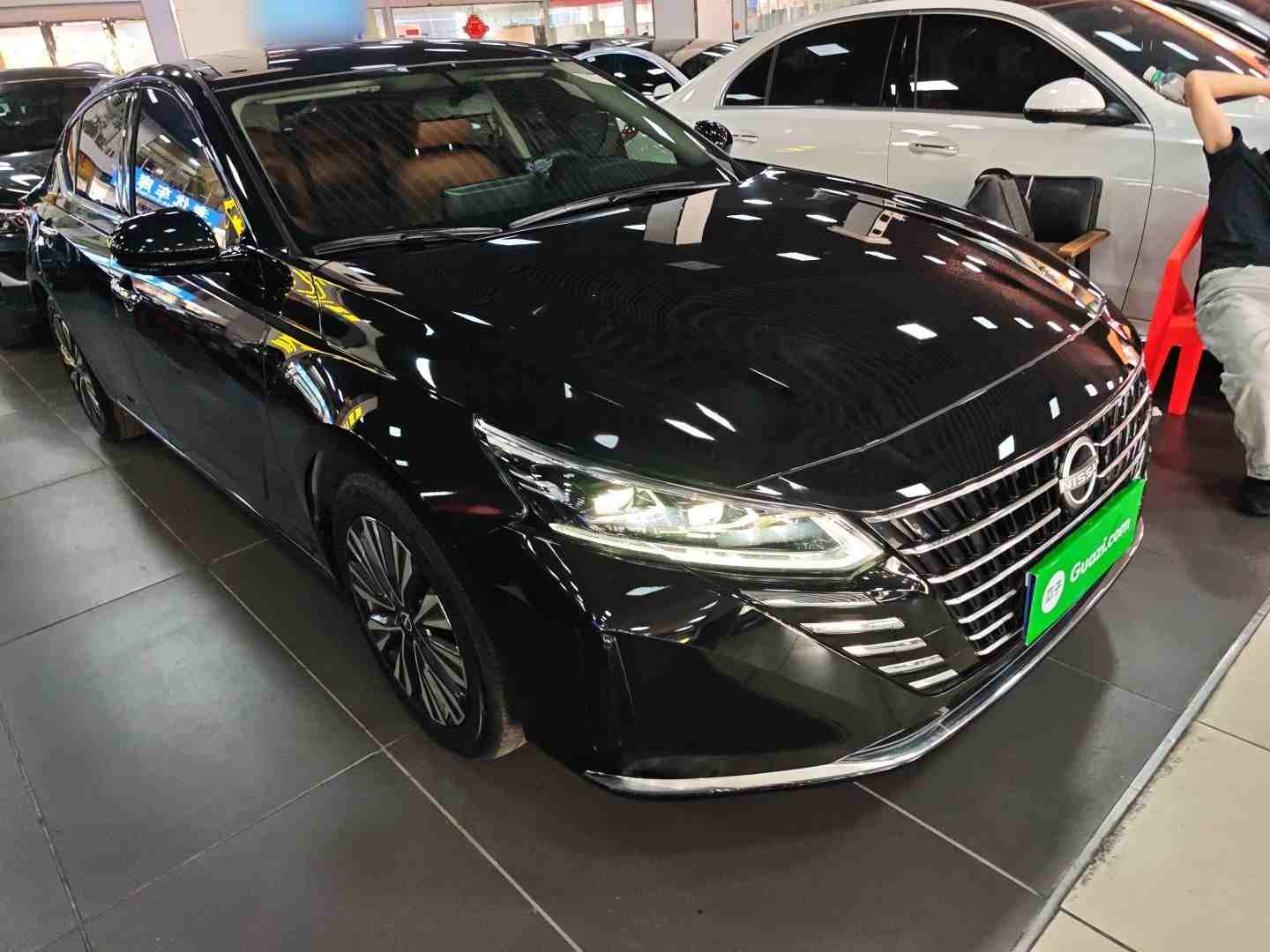 车辆右前45度外观展示