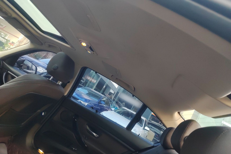 宝马3系 2018款 320Li 时尚型中控内饰22