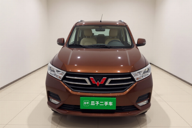 五菱汽车 五菱宏光 2021款 1.5L改款 S舒适型 液压助力LAR车身外观2