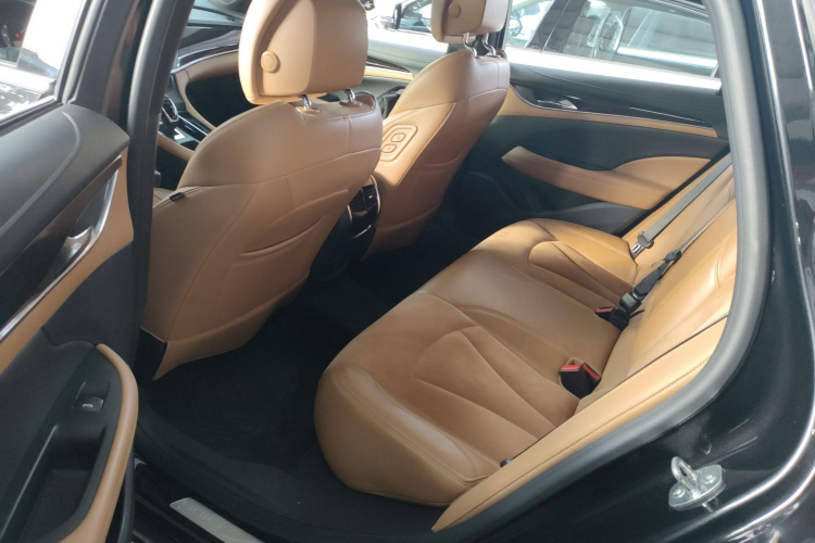 别克 君越 2018款 20T 豪华型中控内饰21