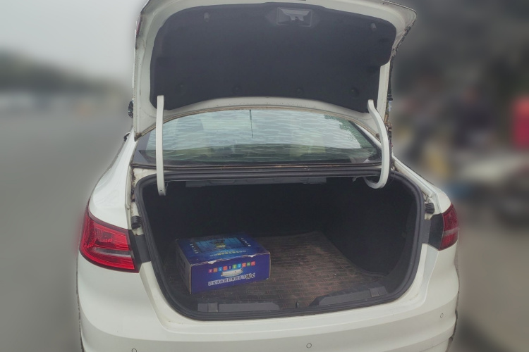 福特 福睿斯 2015款 1.5L 手动舒适型中控内饰23