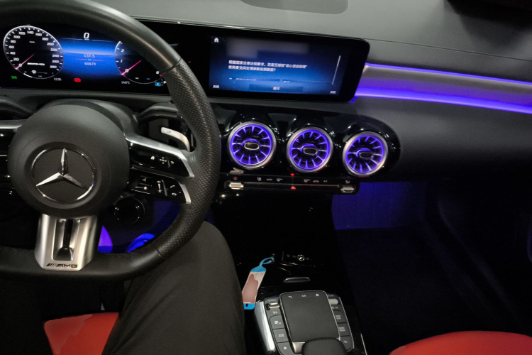 奔驰A级AMG 2024款 AMG A 35 L 4MATIC中控内饰7002