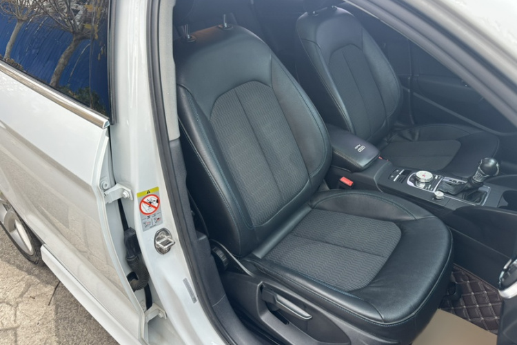 奥迪A3 2018款 30周年年型 Limousine 35 TFSI 时尚型局部细节41