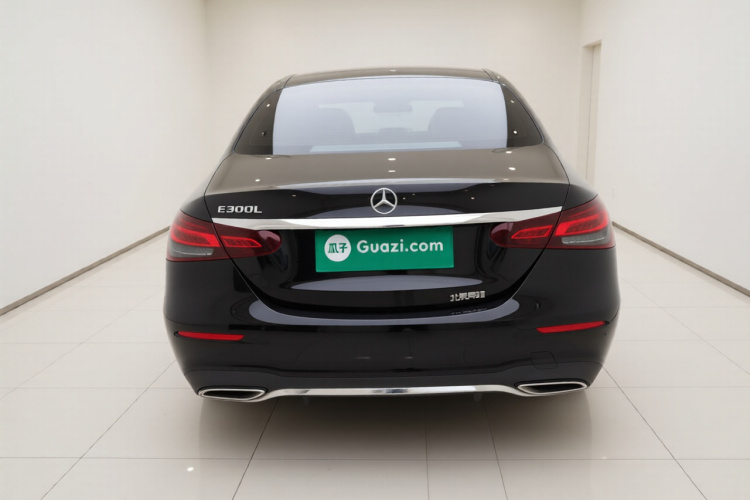 奔驰E级 2021款 改款 E 300 L 运动时尚型车身外观6
