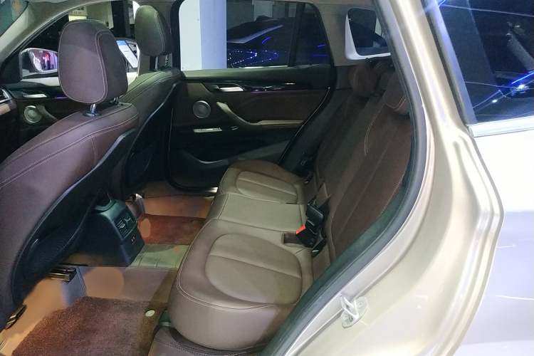 宝马X1 2022款 sDrive25Li 领先型中控内饰7004