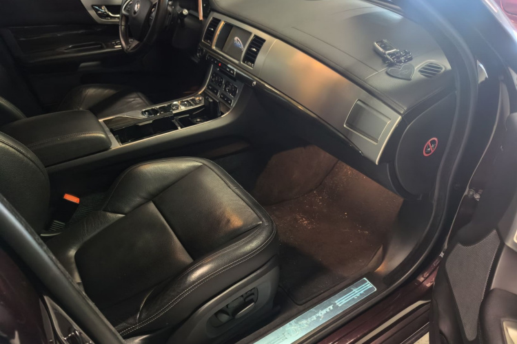 捷豹XF 2015款 XF 3.0 SC R-Sport 豪华版局部细节41