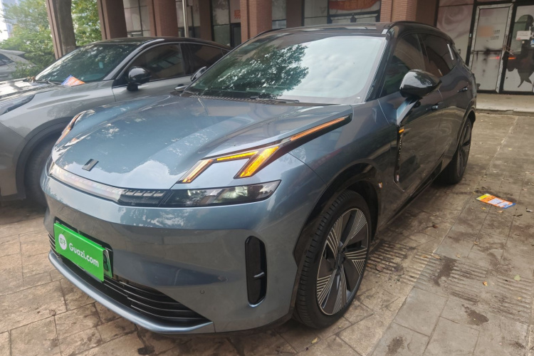 领克08 EM-P 2025款 245km 超长续航Halo车身外观1