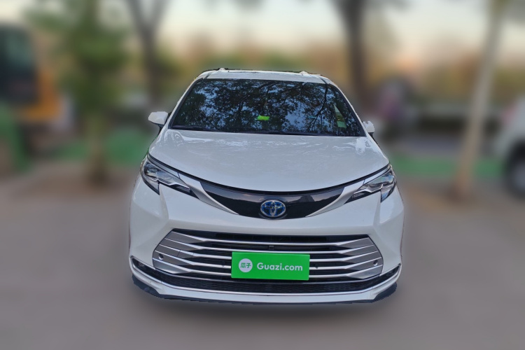 丰田 赛那SIENNA 2021款 2.5L混动 铂金版车身外观2
