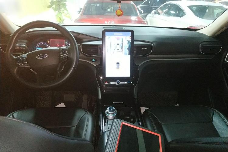 福特 探险者 2020款 EcoBoost 285 四驱风尚版 6座中控内饰12