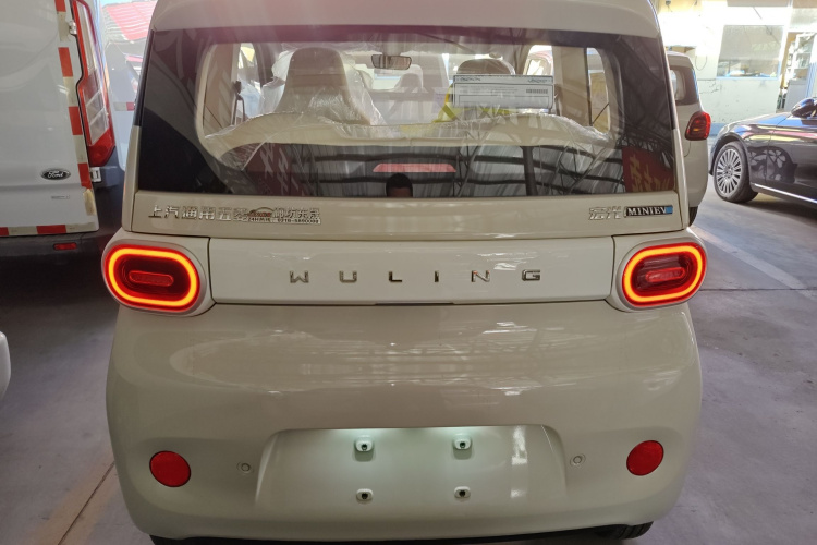 五菱汽车 宏光MINIEV 2024款 第三代 215km 青春版车身外观6