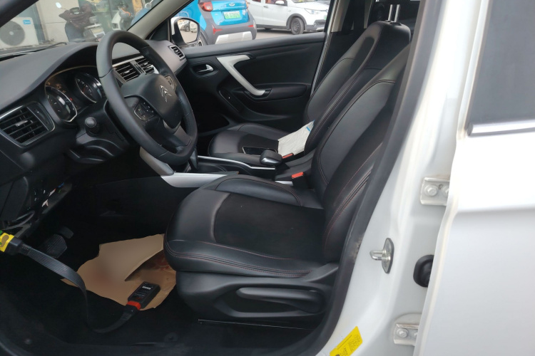 雪铁龙C3-XR 2015款 1.6L 自动先锋型中控内饰19