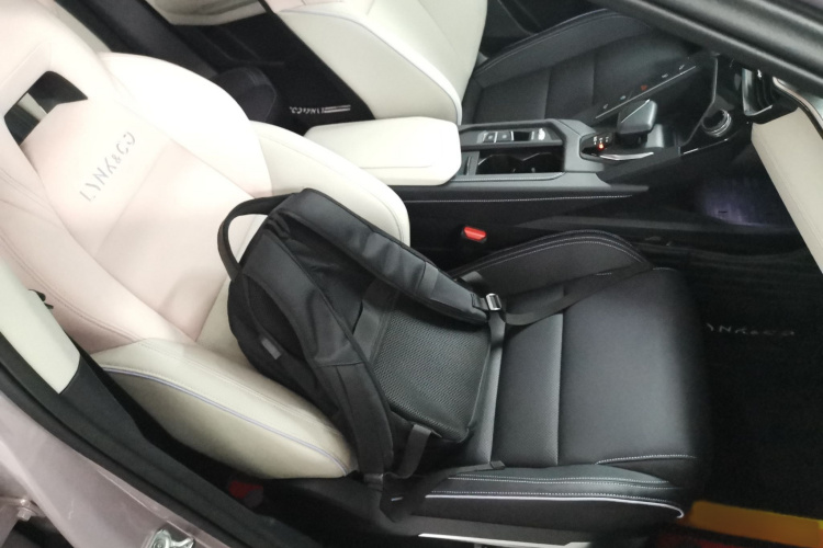 领克06 2023款 Remix 1.5T Shero局部细节41