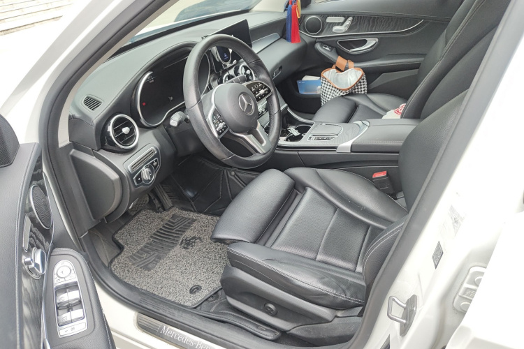 奔驰C级 2019款 改款 C 260 L 运动版中控内饰20