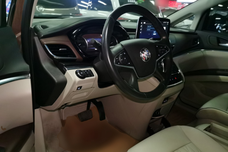 别克GL8 2022款 陆上公务舱 652T 豪华型中控内饰7002