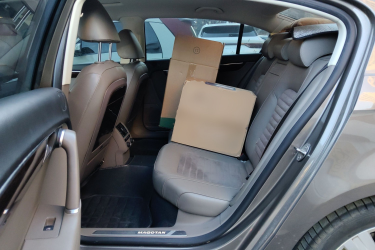 大众 迈腾 2015款 改款 2.0TSI 尊贵型中控内饰21