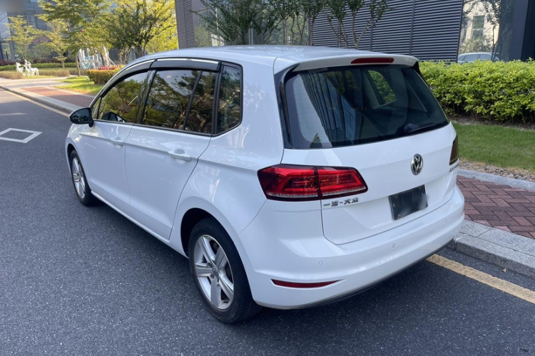 大众 高尔夫·嘉旅 2016款 1.6L 自动舒适型车身外观6001