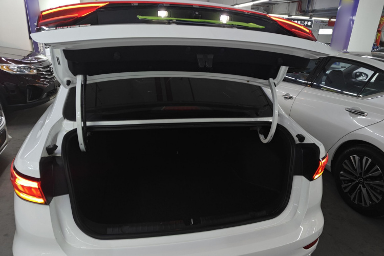 吉利汽车 帝豪 2022款 第4代 1.5L CVT尊贵型局部细节23