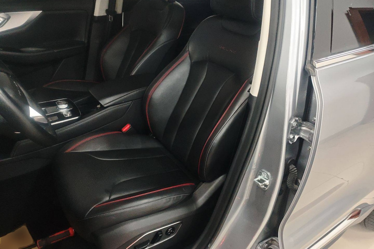 北京汽车 北京X7 2020款 1.5TD DCT致潮版中控内饰19