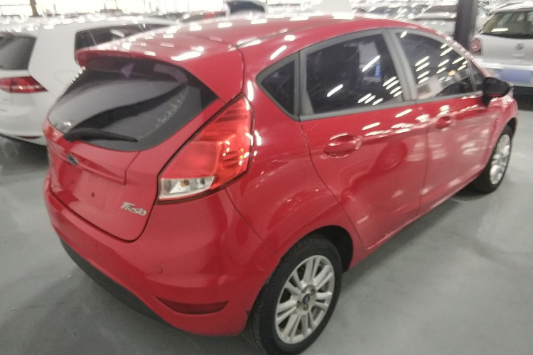 福特 嘉年华 2013款 两厢 1.5L 自动时尚型车身外观7