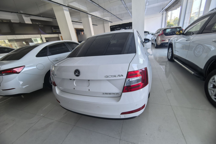 斯柯达 明锐 2017款 经典款 1.6L 自动标准版车身外观6