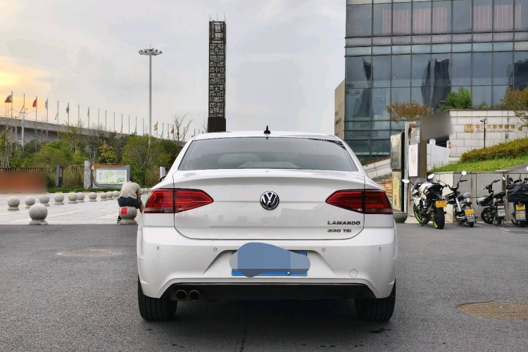 大众 凌渡 2015款 330TSI DSG舒适版车身外观6004