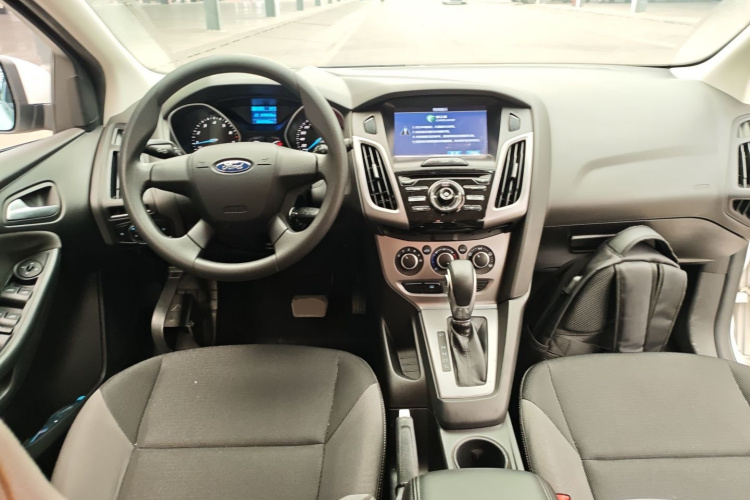 福特 福克斯 2012款 两厢 1.6L 自动舒适型中控内饰12