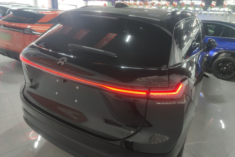 蔚来ES7 2022款 100kWh 首发版车身外观7