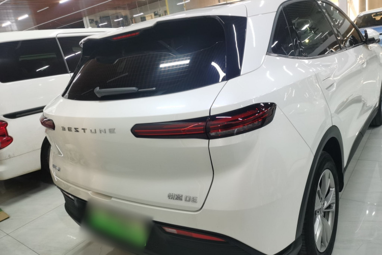 奔腾 悦意03 2025款 445km 欢悦版车身外观6