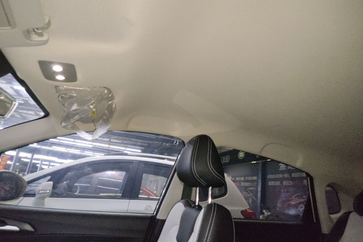 哪吒汽车 哪吒AYA 2023款 401 Lite中控内饰22