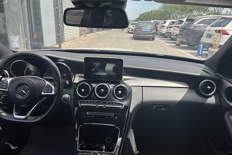 奔驰C级 2015款 C 200 运动版 4MATIC中控内饰7001