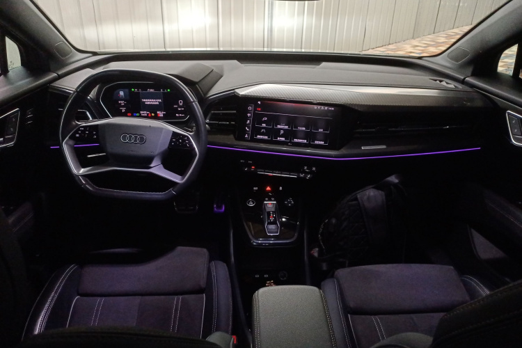 奥迪Q4 e-tron 2024款 40 e-tron 创境版中控内饰12