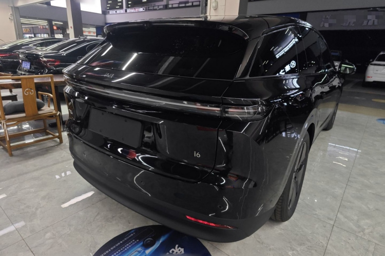 理想汽车 理想i6 2025款 两驱标准型车身外观6005