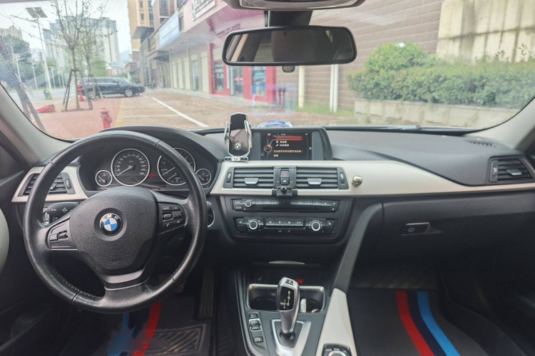 宝马3系 2015款 316Li 时尚型中控内饰7004