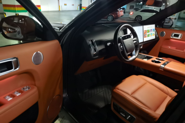 理想汽车 理想L8 2023款 Pro中控内饰20