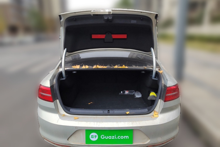 大众 迈腾 2019款 330TSI DSG 豪华型 国V中控内饰23