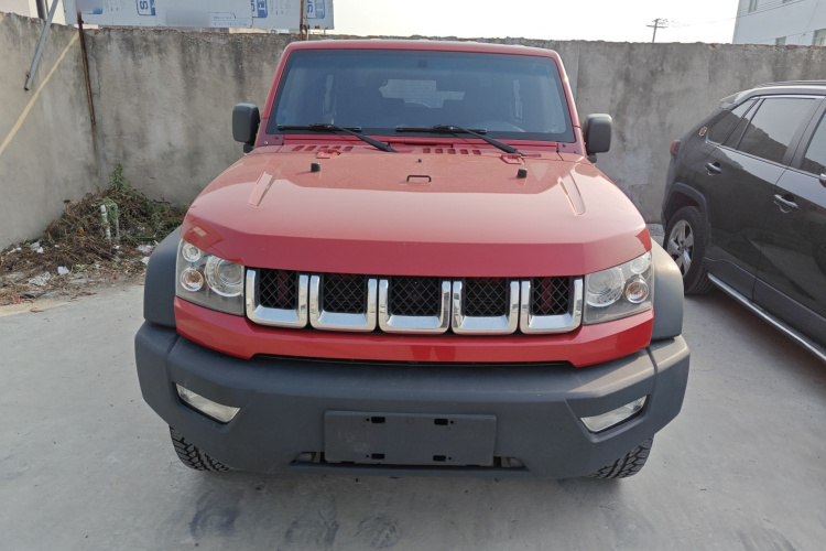 北京越野 北京BJ40 2016款 2.3T 自动四驱尊享版车身外观2