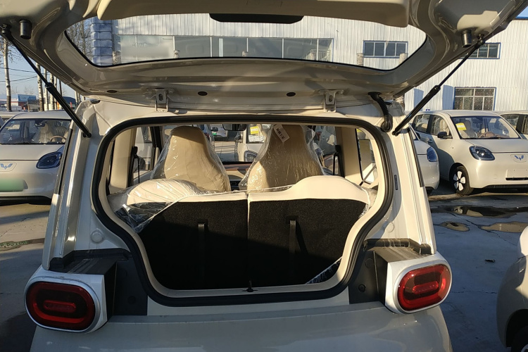 五菱汽车 宏光MINIEV 2024款 第三代 215km 青春版机舱底盘23