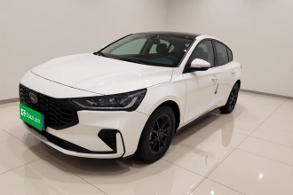 福特 福克斯 2022款 两厢 EcoBoost 180 自动竞速版