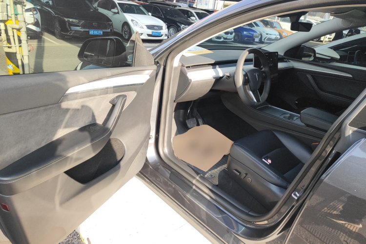 特斯拉 Model Y 2024款 后轮驱动版中控内饰7003
