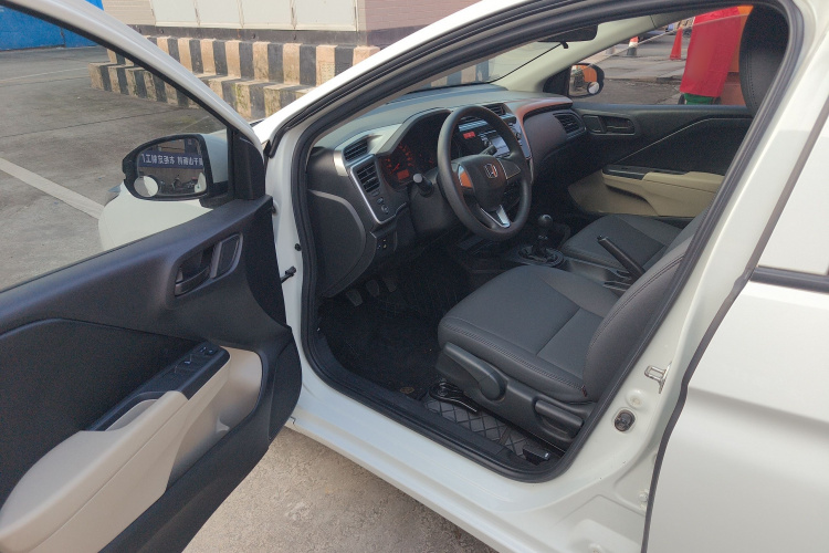本田 锋范 2017款 1.5L 手动舒适版中控内饰20